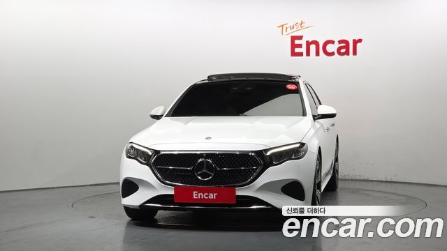 Mercedes-Benz E-Class 2025 — photo 3