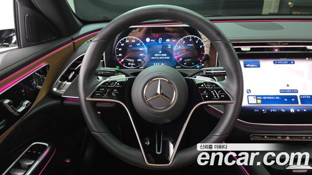 Mercedes-Benz E-Class 2025 — photo 13