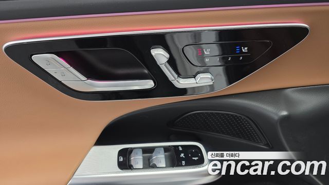 Mercedes-Benz E-Class 2025 — photo 14