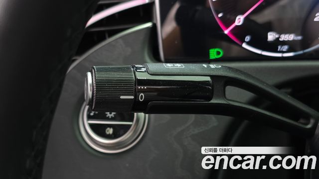 Mercedes-Benz E-Class 2025 — photo 16