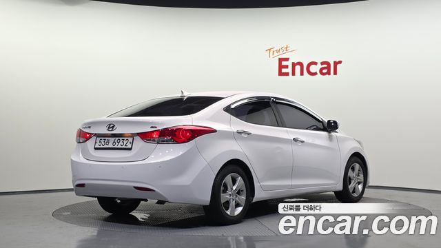 Hyundai AVANTE 2013 — photo 2