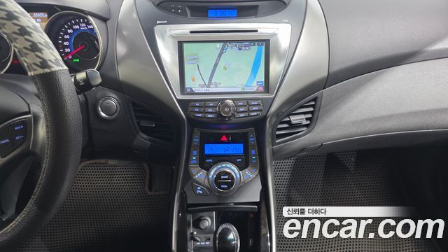 Hyundai AVANTE 2013 — photo 14