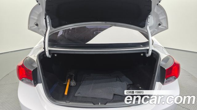 Hyundai AVANTE 2013 — photo 20