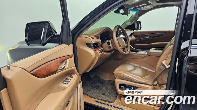 Cadillac Escalade 2016 — photo 10