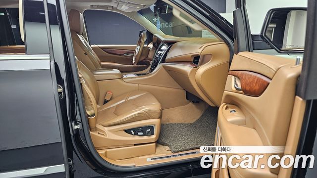 Cadillac Escalade 2016 — photo 11