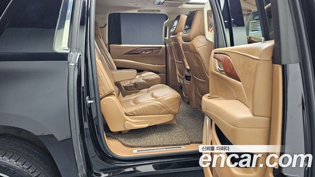 Cadillac Escalade 2016 — photo 12