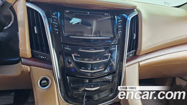 Cadillac Escalade 2016 — photo 14