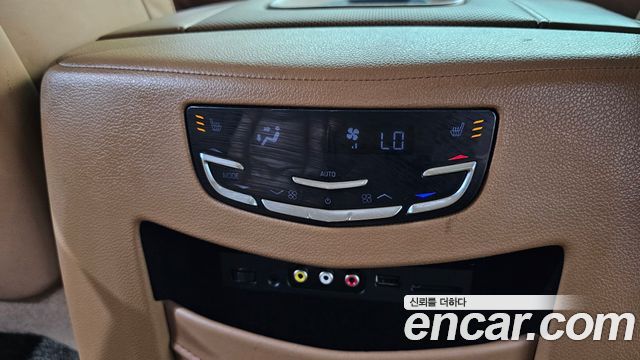 Cadillac Escalade 2016 — photo 18