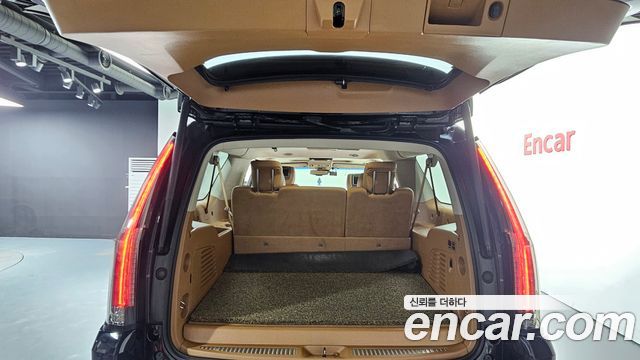 Cadillac Escalade 2016 — photo 20