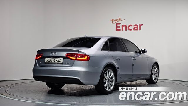 Audi A4 2015 — photo 2