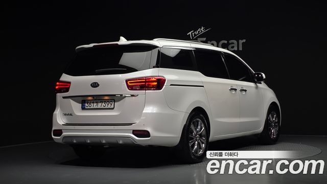 Kia Canival 2019 — photo 2