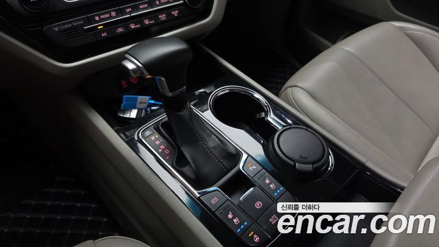 Kia Canival 2019 — photo 12