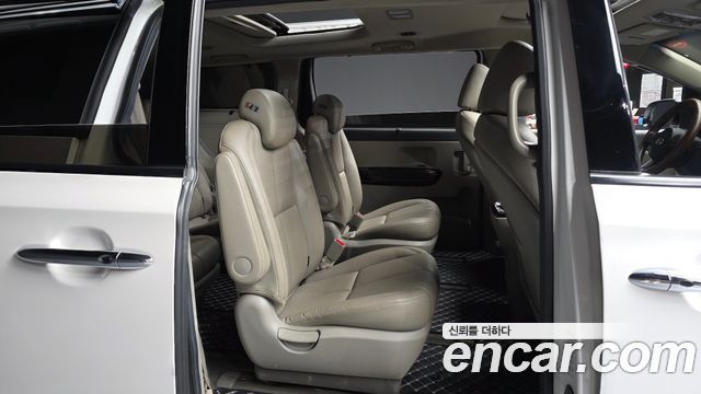 Kia Canival 2019 — photo 18