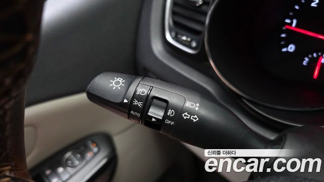 Kia Canival 2019 — photo 25