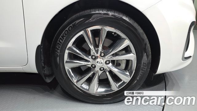 Kia Canival 2019 — photo 7