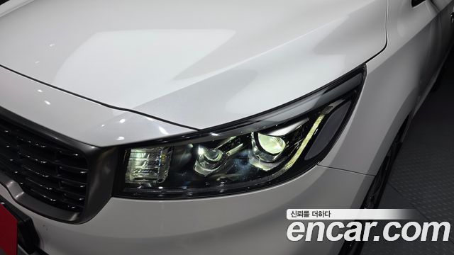 Kia Canival 2019 — photo 8