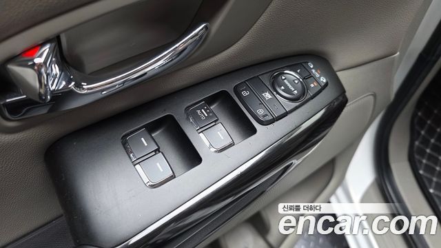 Kia Canival 2019 — photo 28