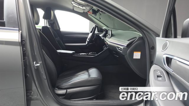 Hyundai Sonata 2022 — photo 11