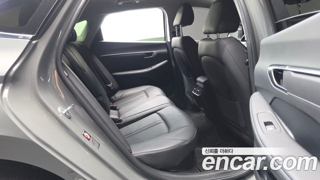 Hyundai Sonata 2022 — photo 12