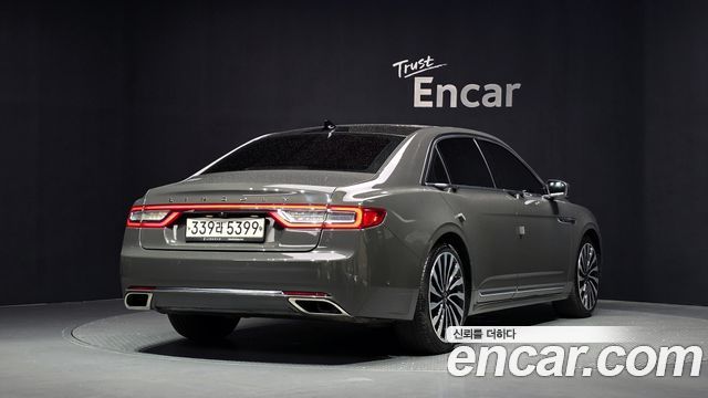 Lincoln Continental 2018 — photo 2