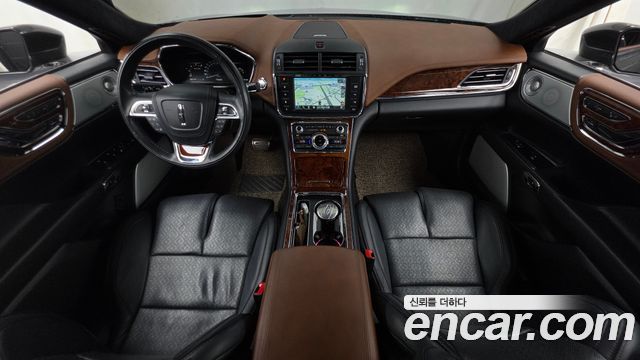 Lincoln Continental 2018 — photo 10