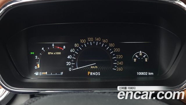Lincoln Continental 2018 — photo 11