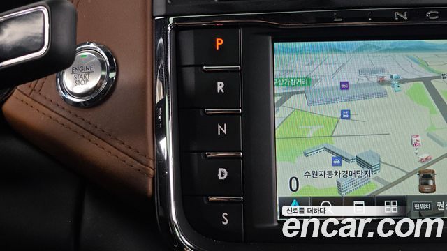 Lincoln Continental 2018 — photo 12