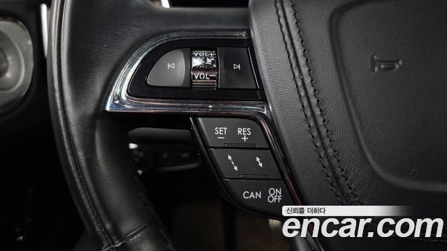 Lincoln Continental 2018 — photo 33