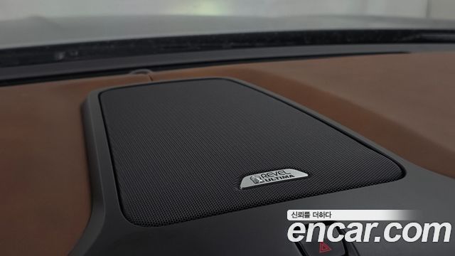 Lincoln Continental 2018 — photo 34