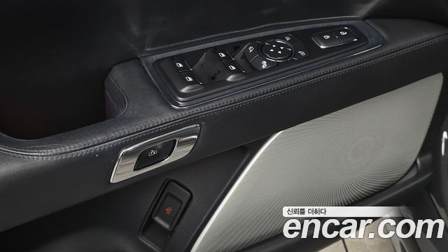 Lincoln Continental 2018 — photo 36