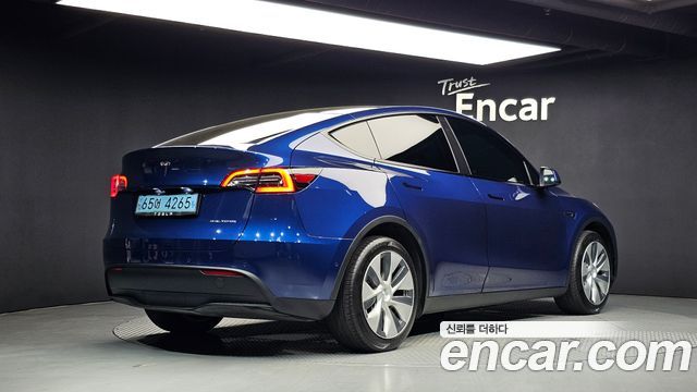 Tesla Model Y 2021 — photo 2