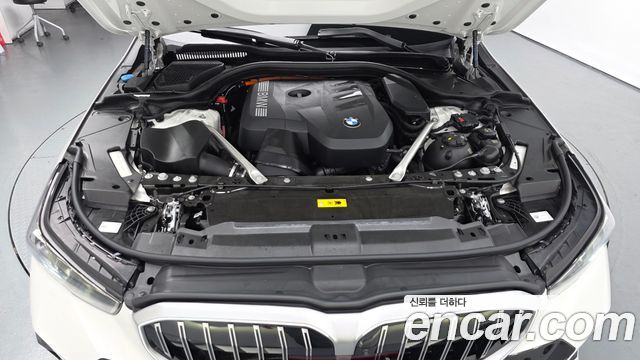 BMW 5-Series 2025 — photo 6