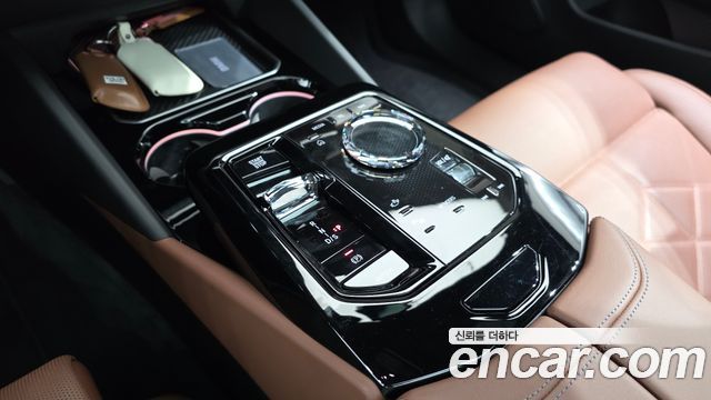 BMW 5-Series 2025 — photo 12