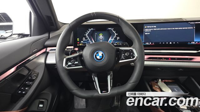 BMW 5-Series 2025 — photo 18