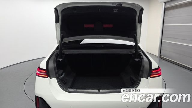 BMW 5-Series 2025 — photo 26