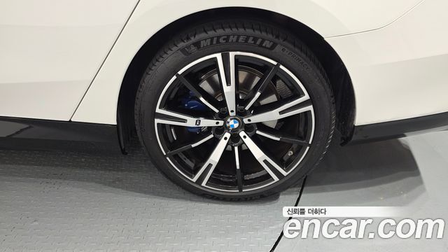 BMW 5-Series 2025 — photo 7