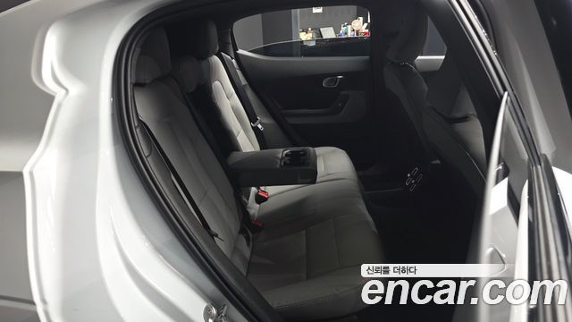 Polestar Polestar 2 2023 — photo 18