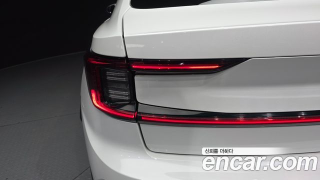 Polestar Polestar 2 2023 — photo 9