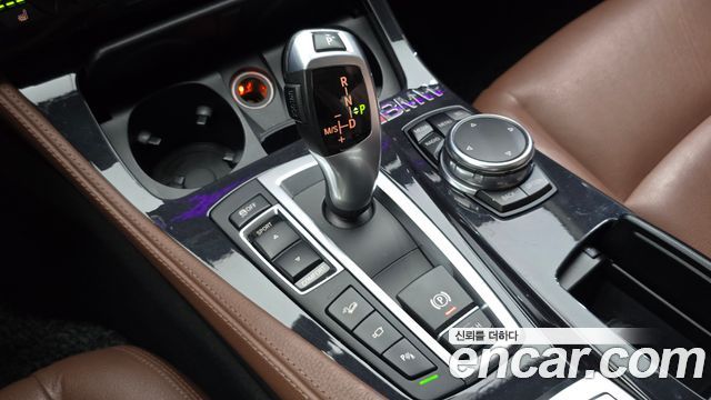 BMW 5-Series 2016 — photo 9