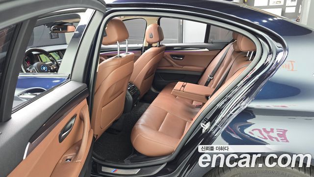 BMW 5-Series 2016 — photo 11