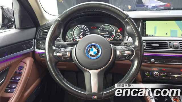 BMW 5-Series 2016 — photo 13