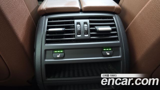 BMW 5-Series 2016 — photo 17