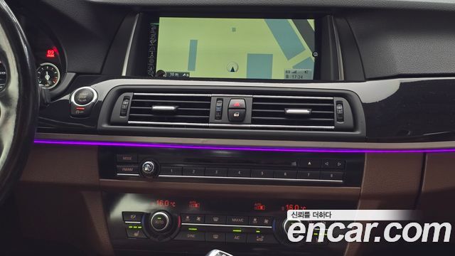 BMW 5-Series 2016 — photo 19