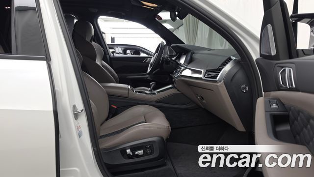 BMW X5M 2021 — photo 17