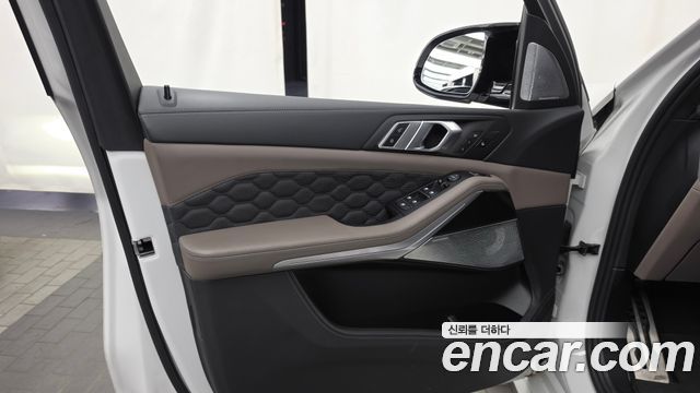 BMW X5M 2021 — photo 14