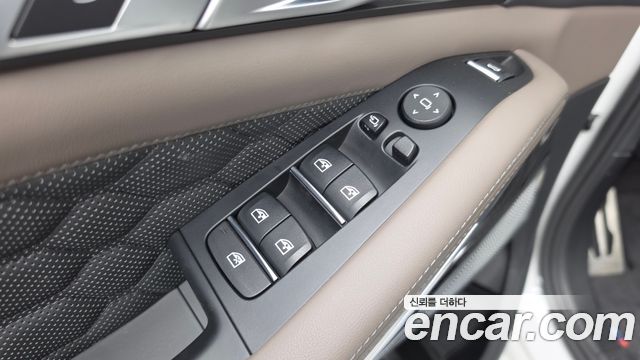 BMW X5M 2021 — photo 29