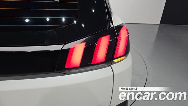 Peugeot 5008 2019 — photo 9
