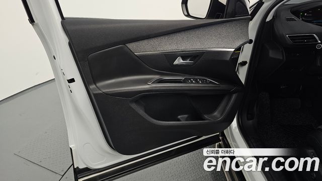 Peugeot 5008 2019 — photo 14