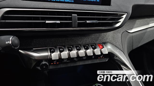 Peugeot 5008 2019 — photo 31