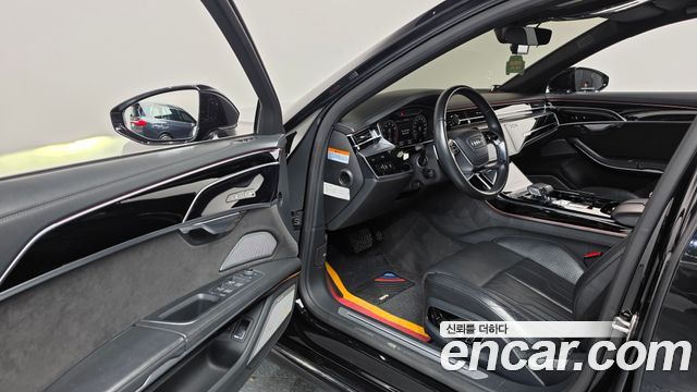 Audi A8 2020 — photo 13